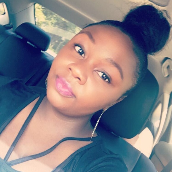 Meet your Posher, Kassidy - Picture 1 of 1